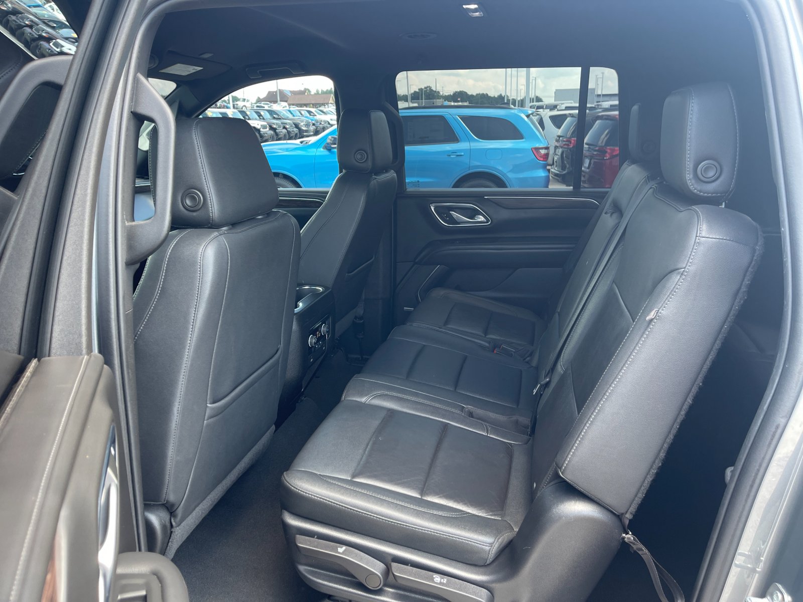 Used 2022 Gray Chevrolet Z71 image 14