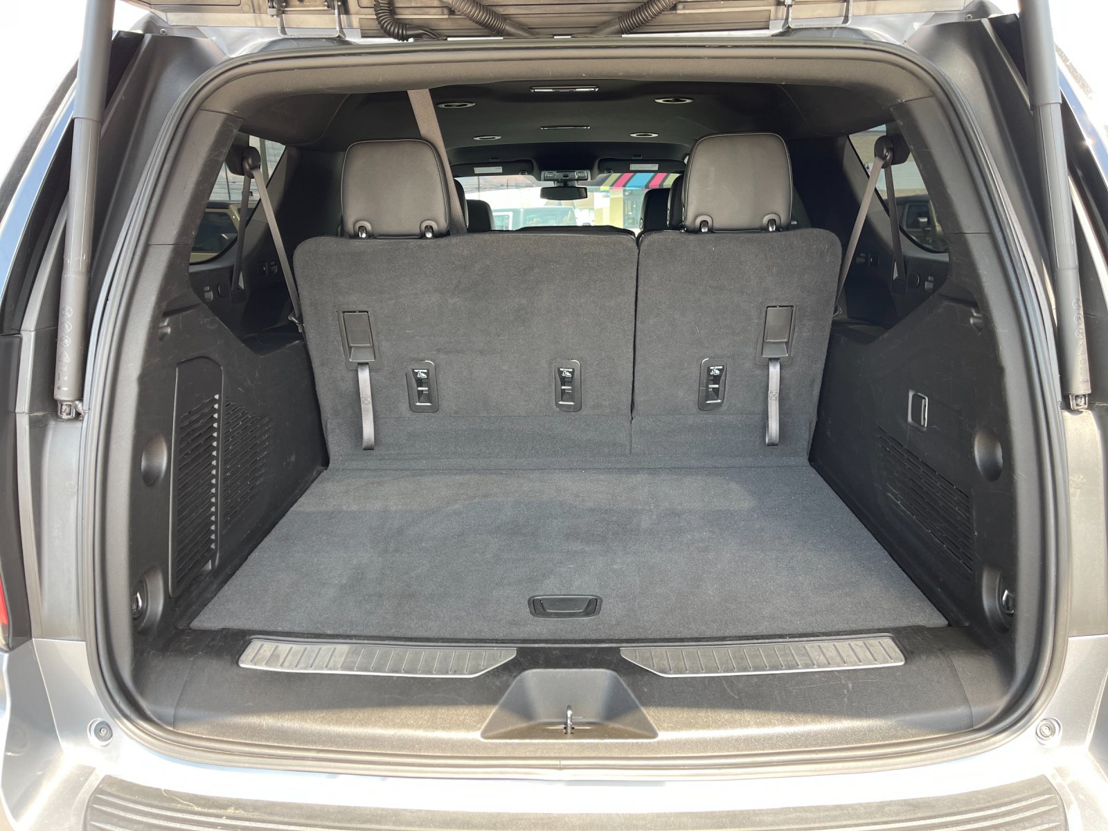 Used 2022 Gray Chevrolet Z71 image 18