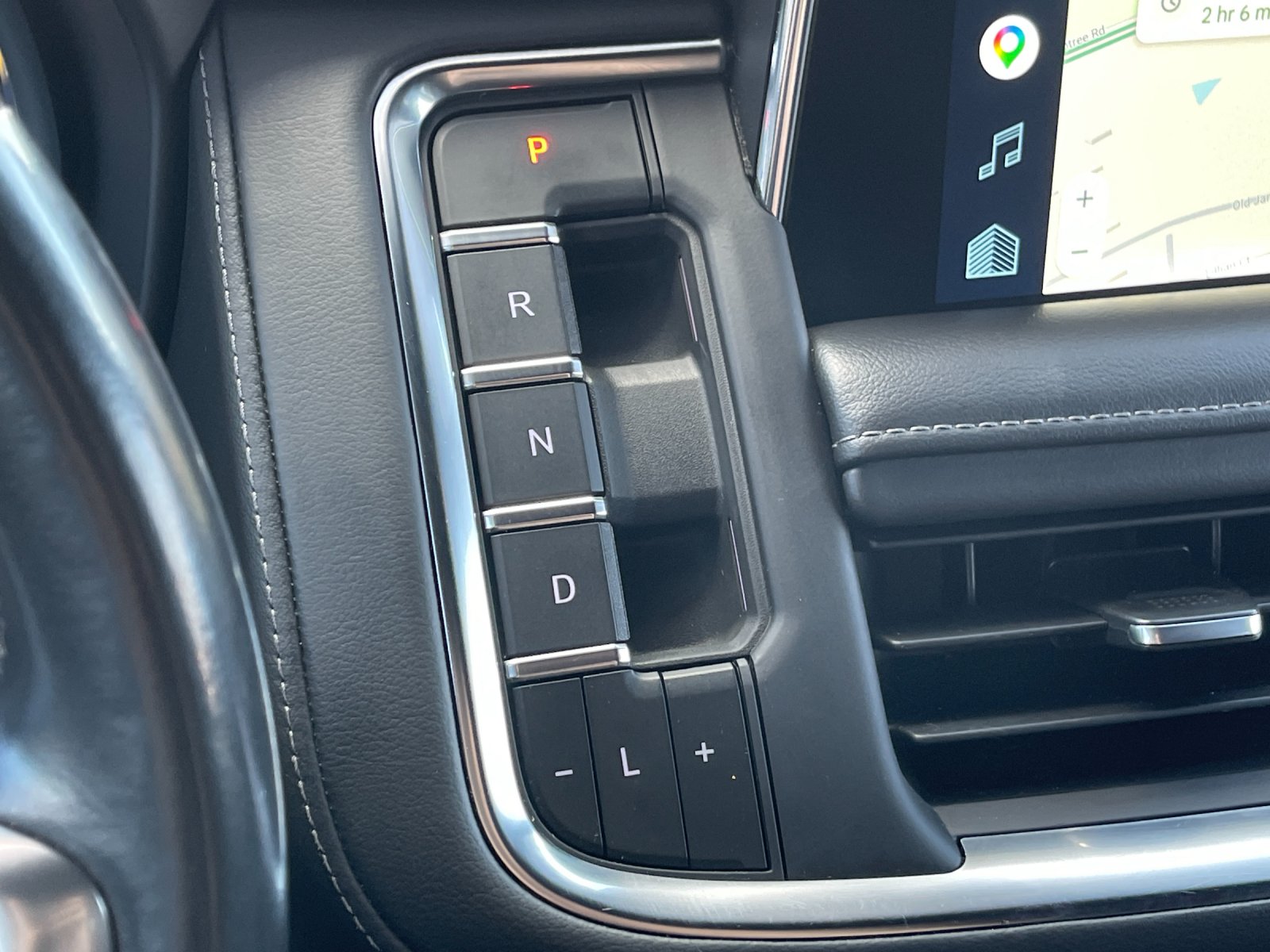 Used 2022 Gray Chevrolet Z71 image 25