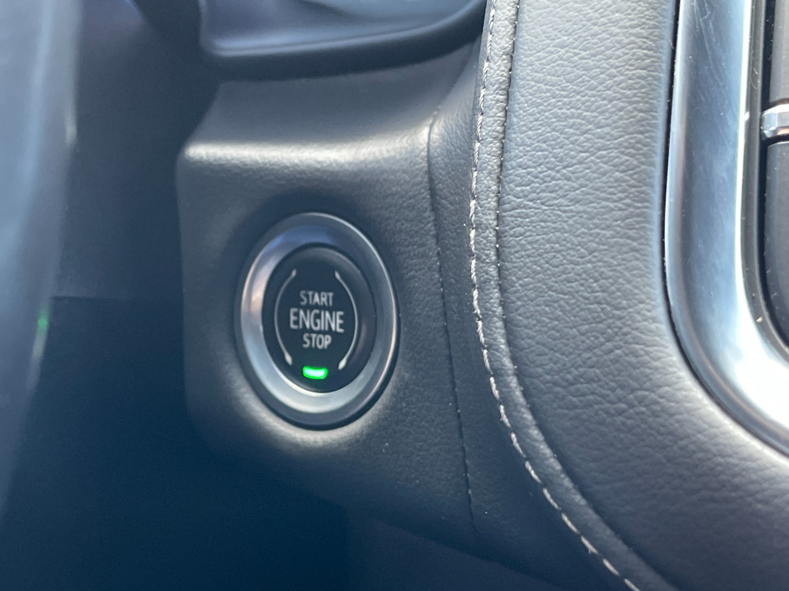 Used 2022 Gray Chevrolet Z71 image 26