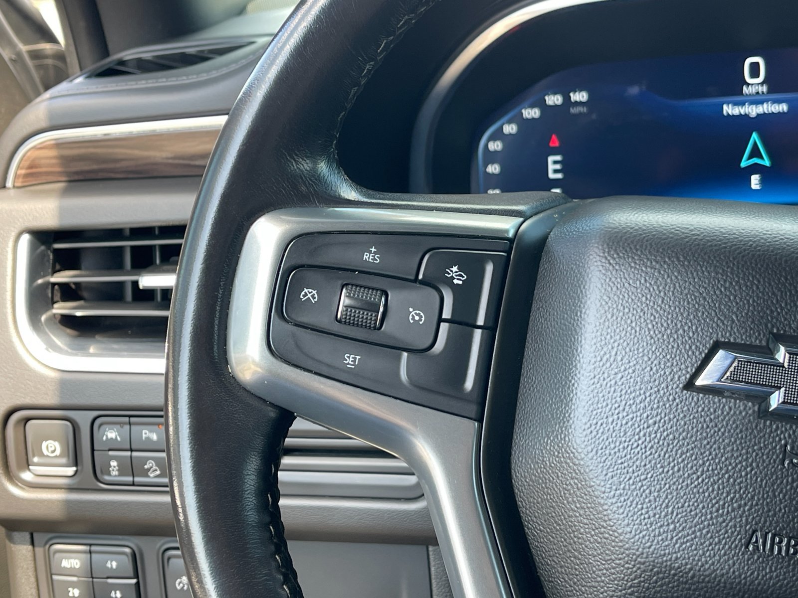 Used 2022 Gray Chevrolet Z71 image 28