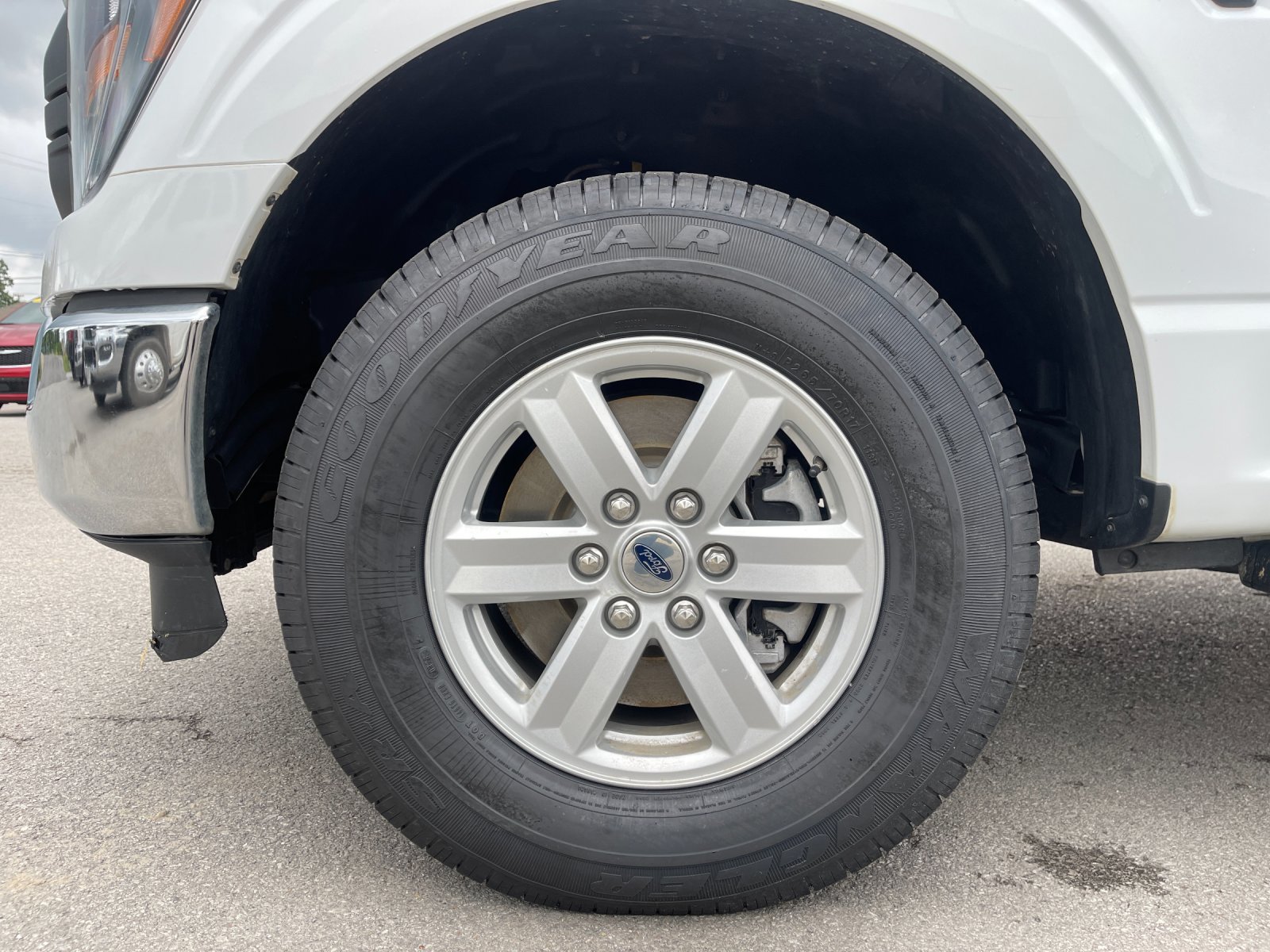 Used 2023 White Ford XL image 29