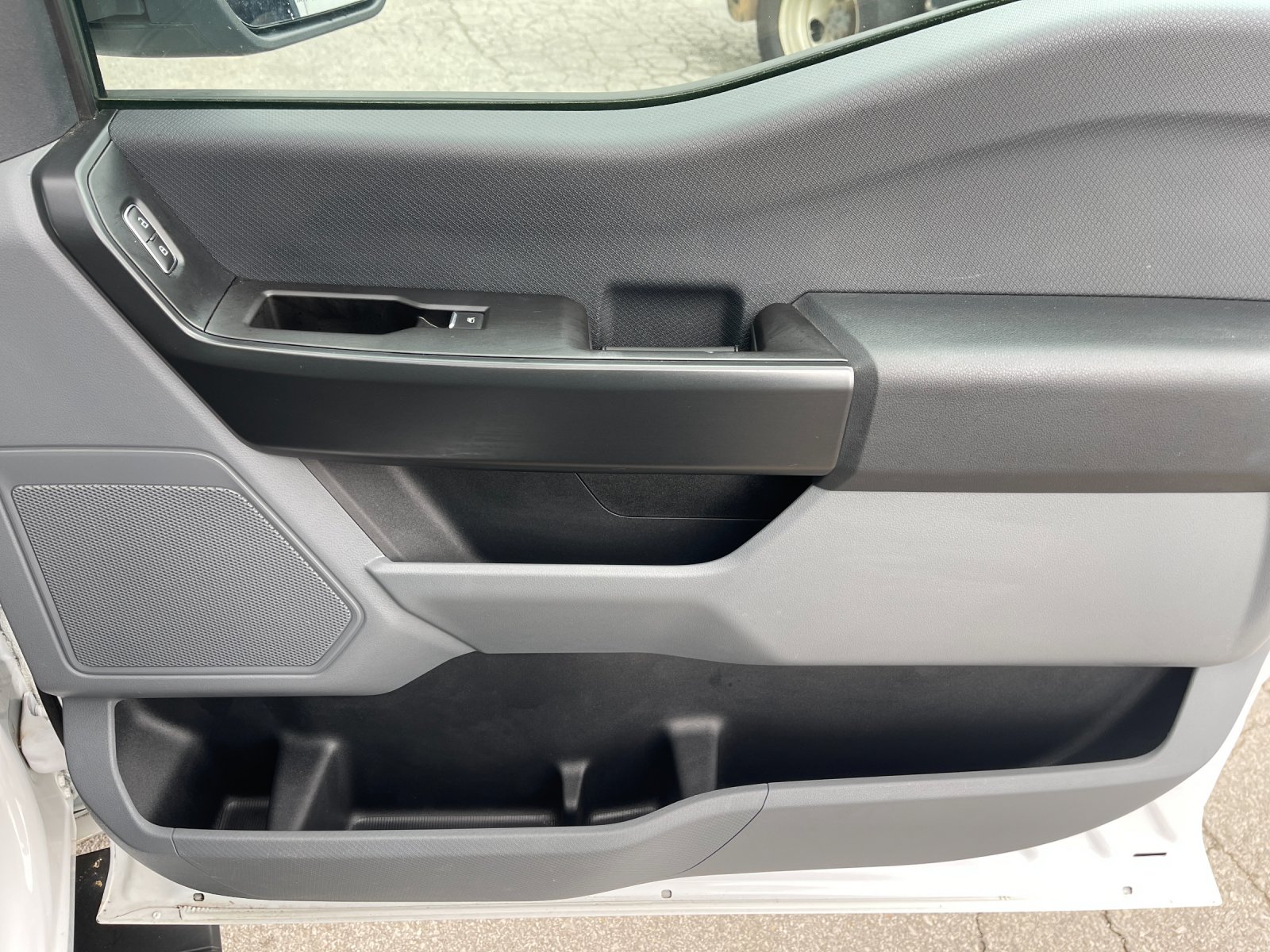 Used 2023 White Ford XL image 18