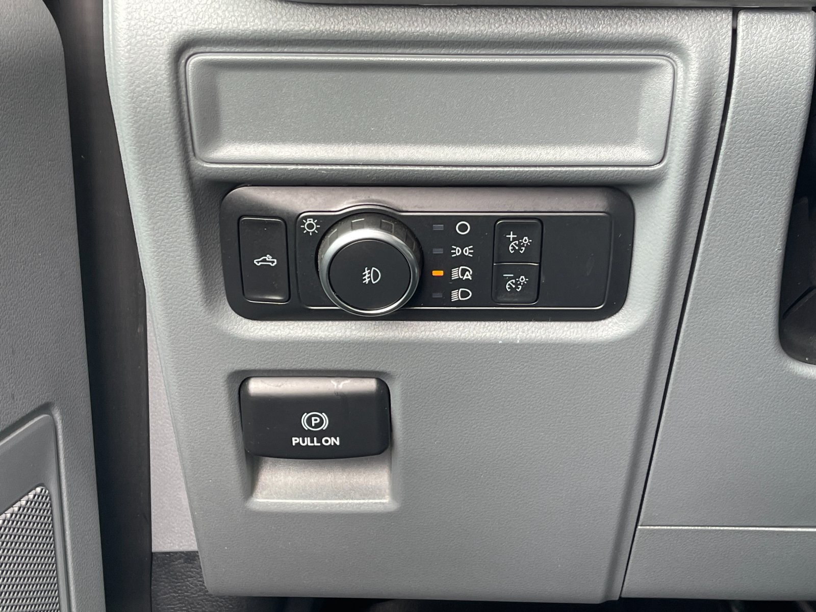 Used 2023 White Ford XL image 28