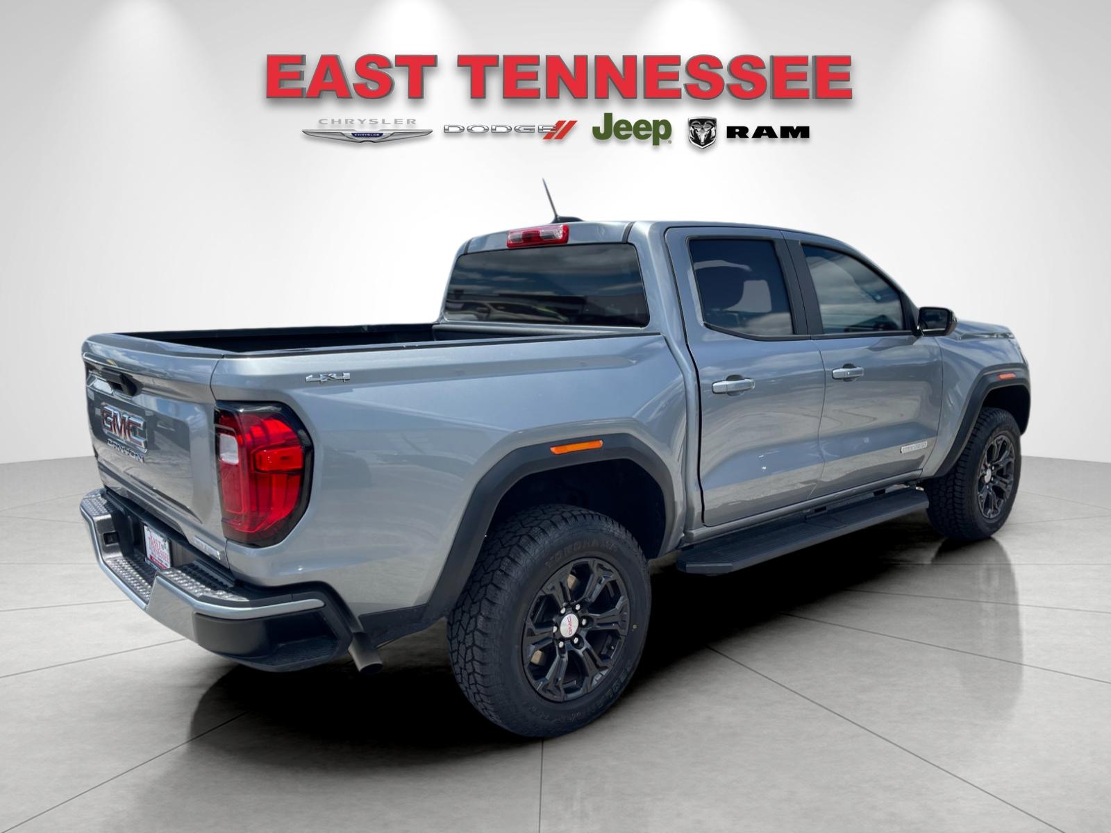 Used 2023 Silver GMC Elevation image 3