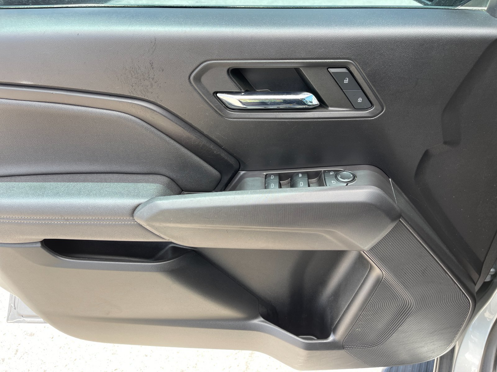 Used 2023 Silver GMC Elevation image 12