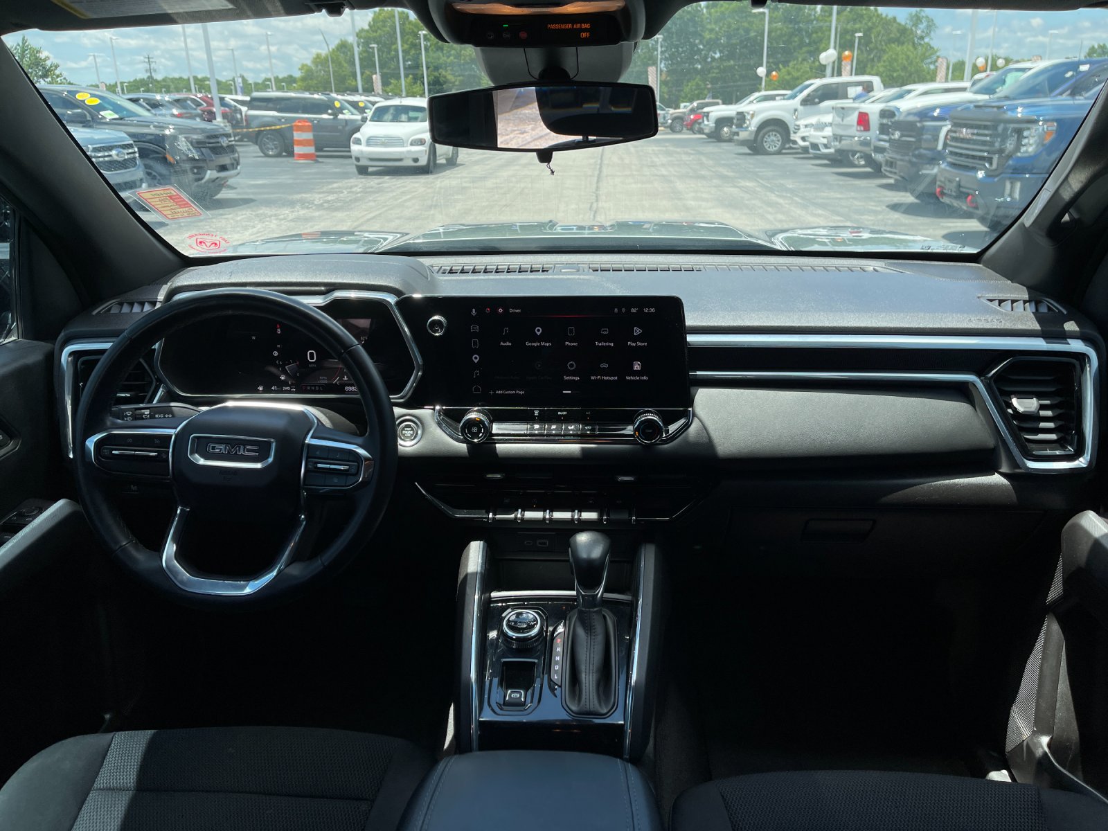 Used 2023 Silver GMC Elevation image 15