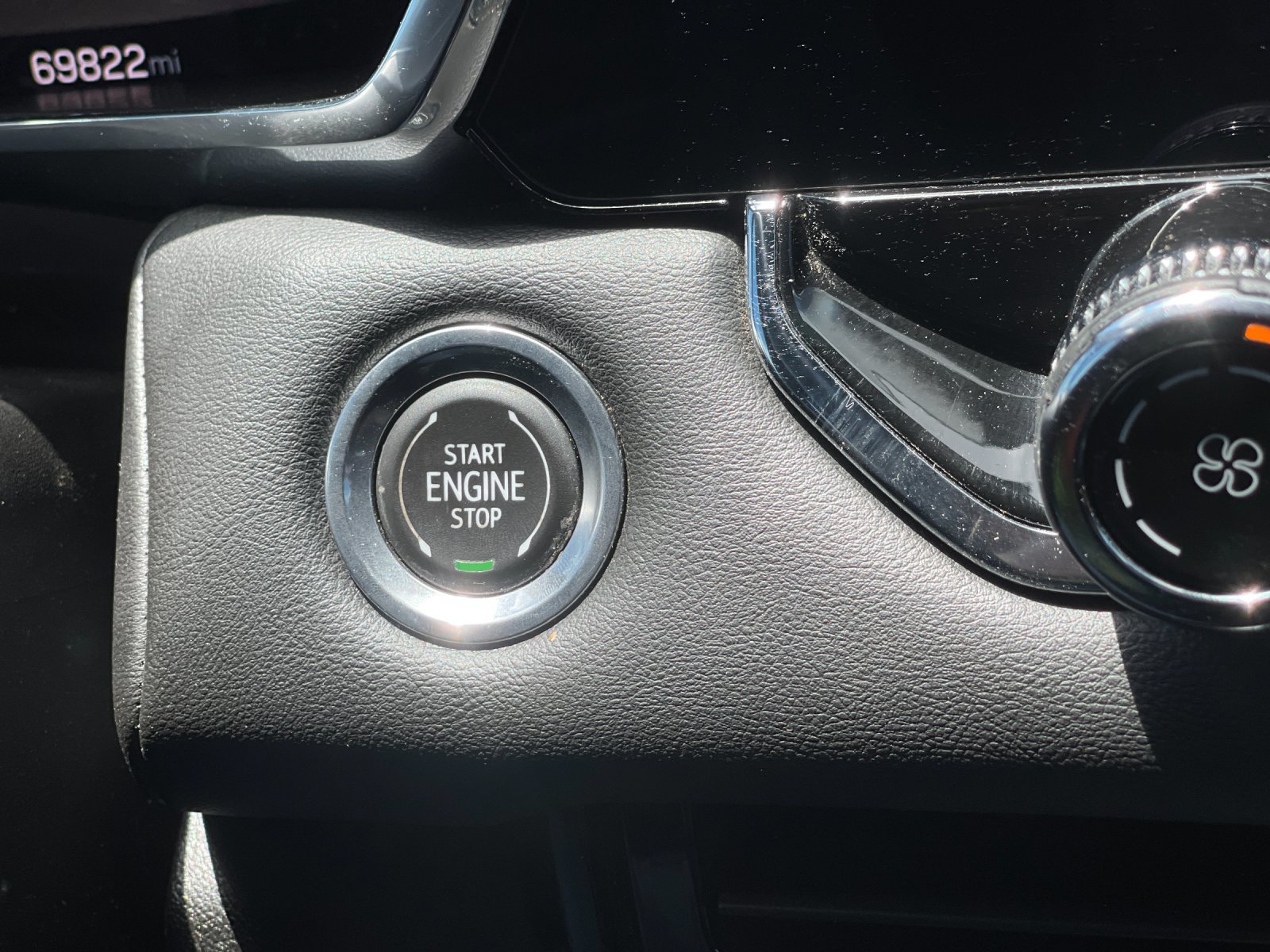 Used 2023 Silver GMC Elevation image 24