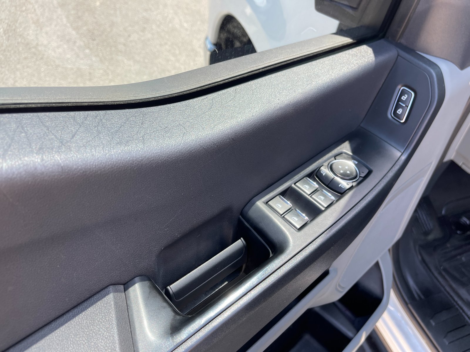 Used 2024 White Ford XL image 13