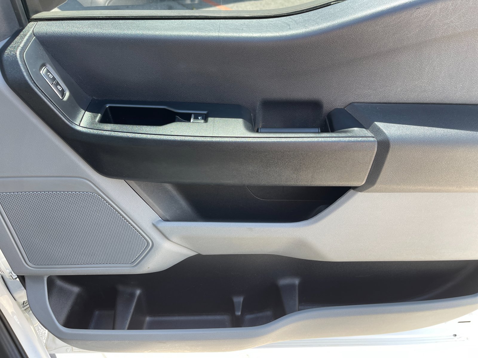 Used 2024 White Ford XL image 18