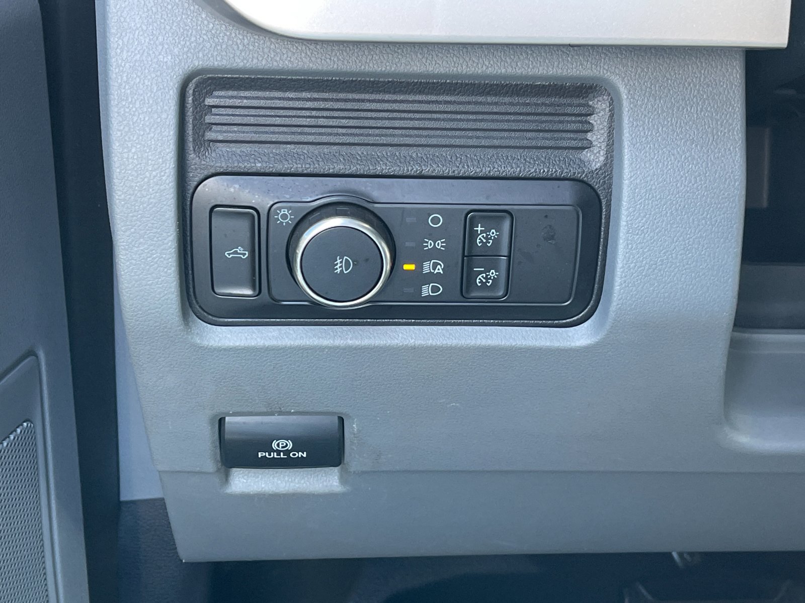 Used 2024 White Ford XL image 28