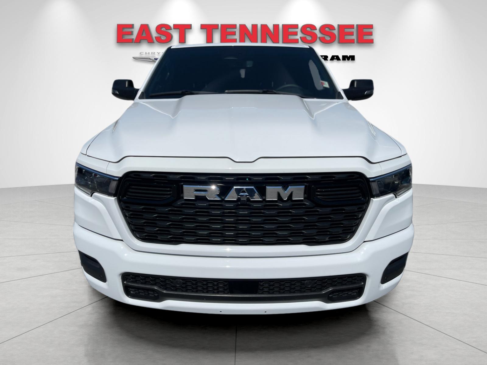 Used 2025 White Ram Big Horn/Lone Star image 9