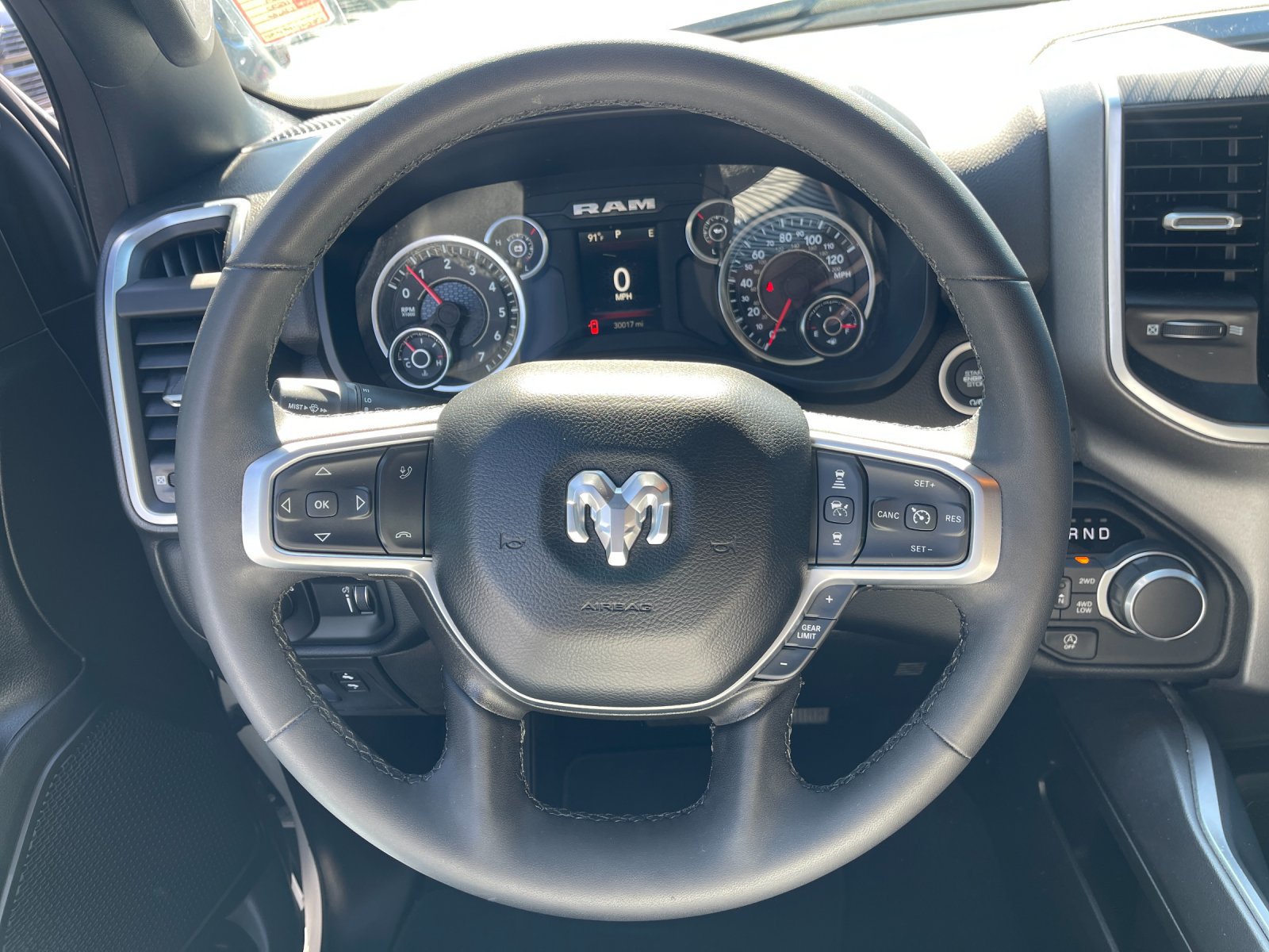 Used 2025 White Ram Big Horn/Lone Star image 24