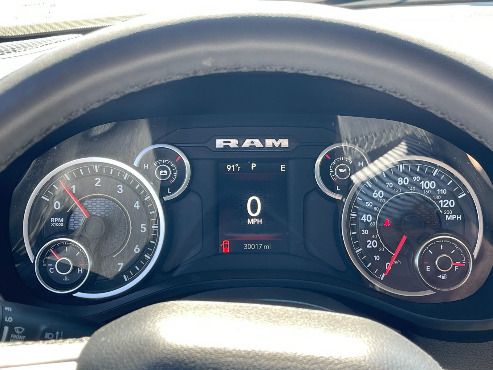 Used 2025 White Ram Big Horn/Lone Star image 27