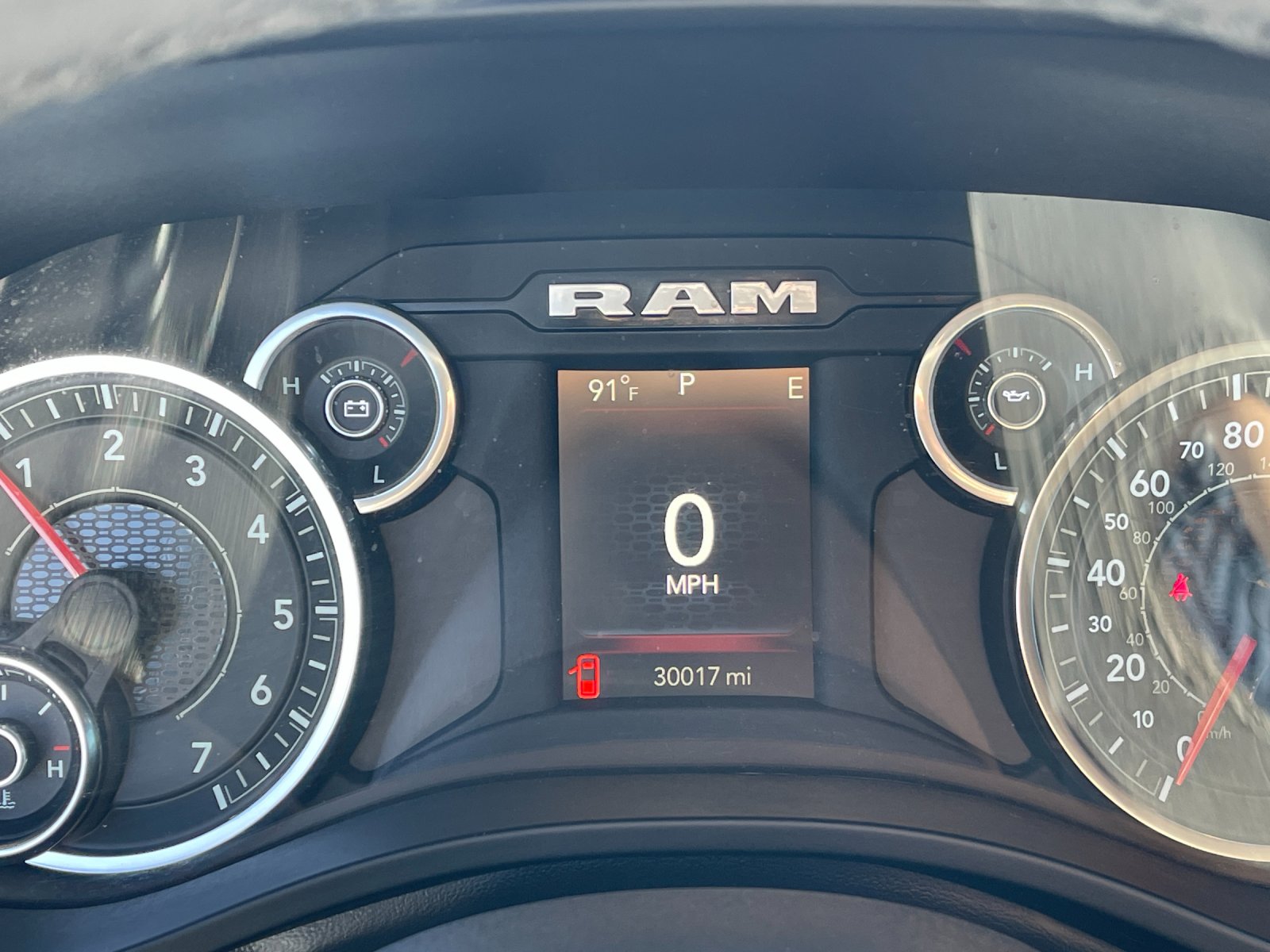 Used 2025 White Ram Big Horn/Lone Star image 28
