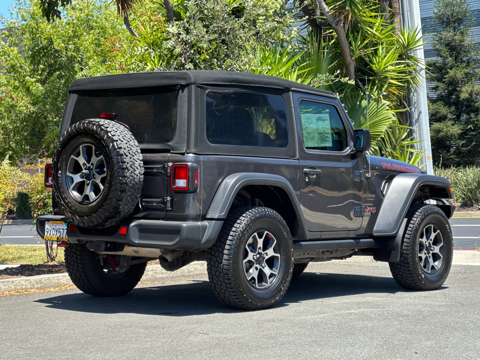 Used 2020 Gray Jeep Rubicon image 4