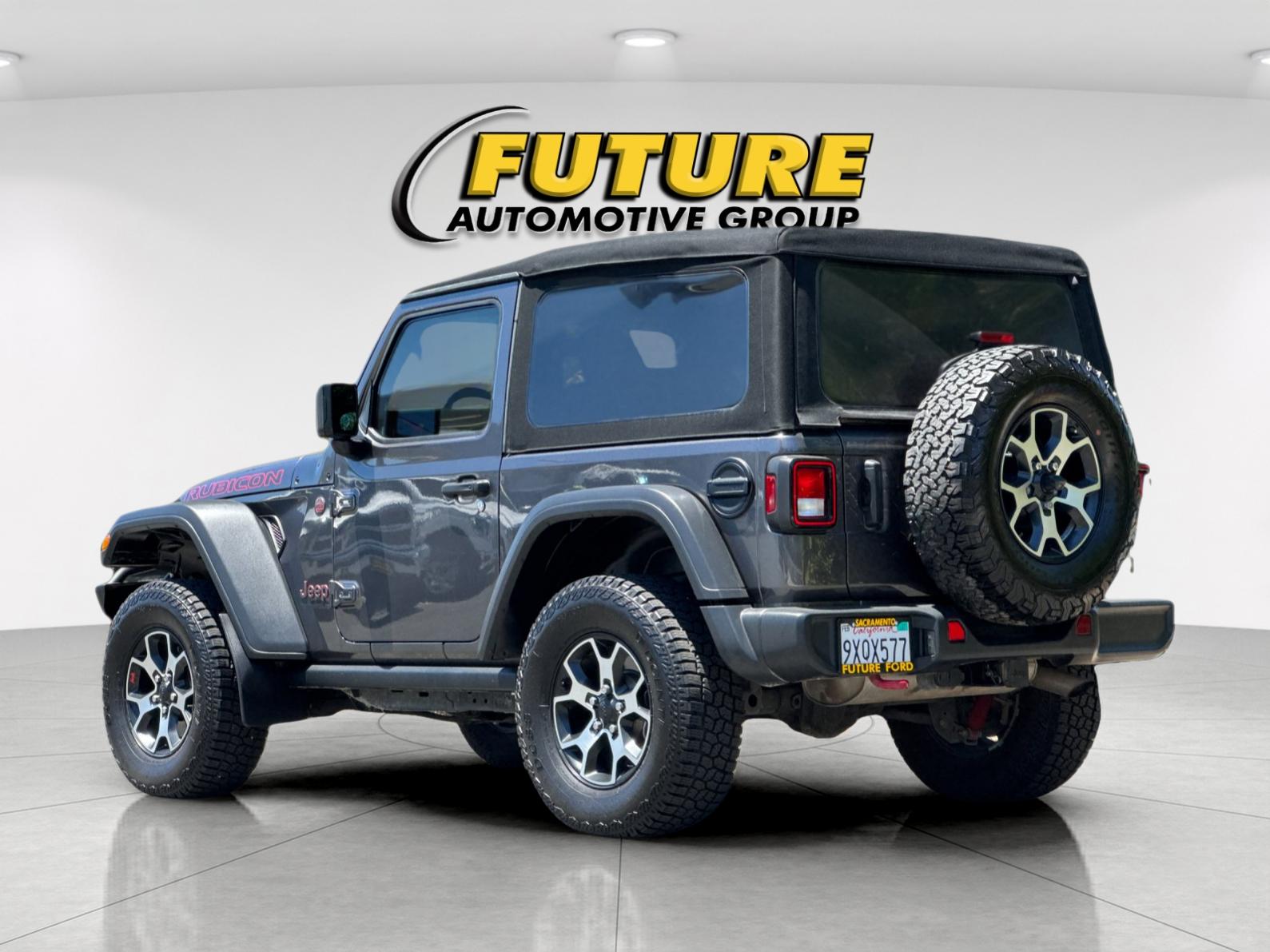 Used 2020 Gray Jeep Rubicon image 6