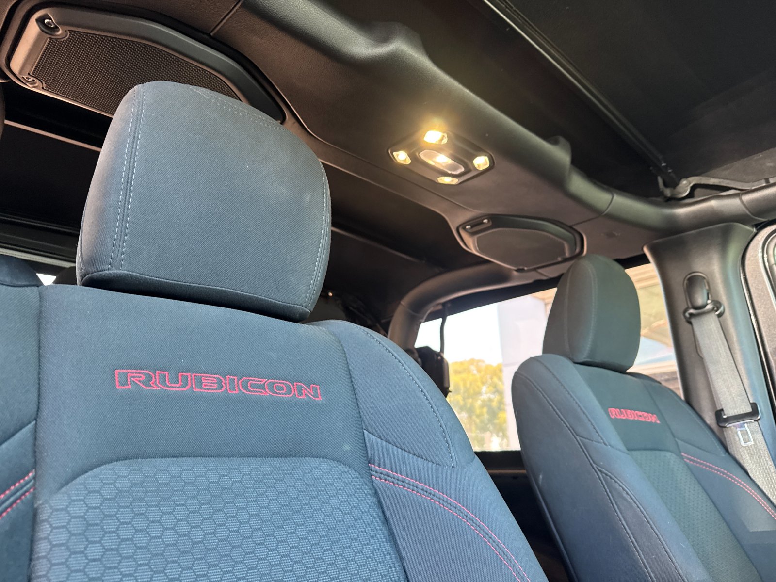 Used 2020 Gray Jeep Rubicon image 16