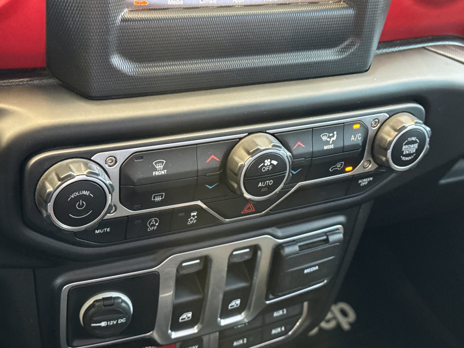 Used 2020 Gray Jeep Rubicon image 19