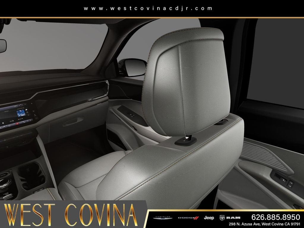 New 2026 Bright White Clear-Coat Exterior Paint Jeep Limited image 20