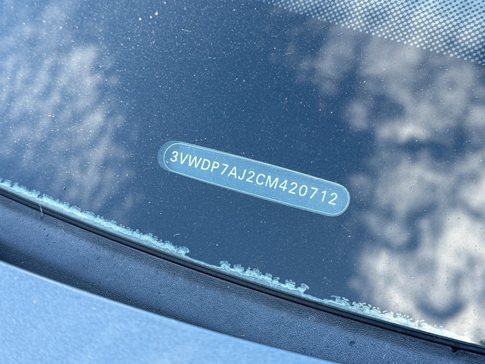 Used 2012 Gray Volkswagen 2.5L SE image 2