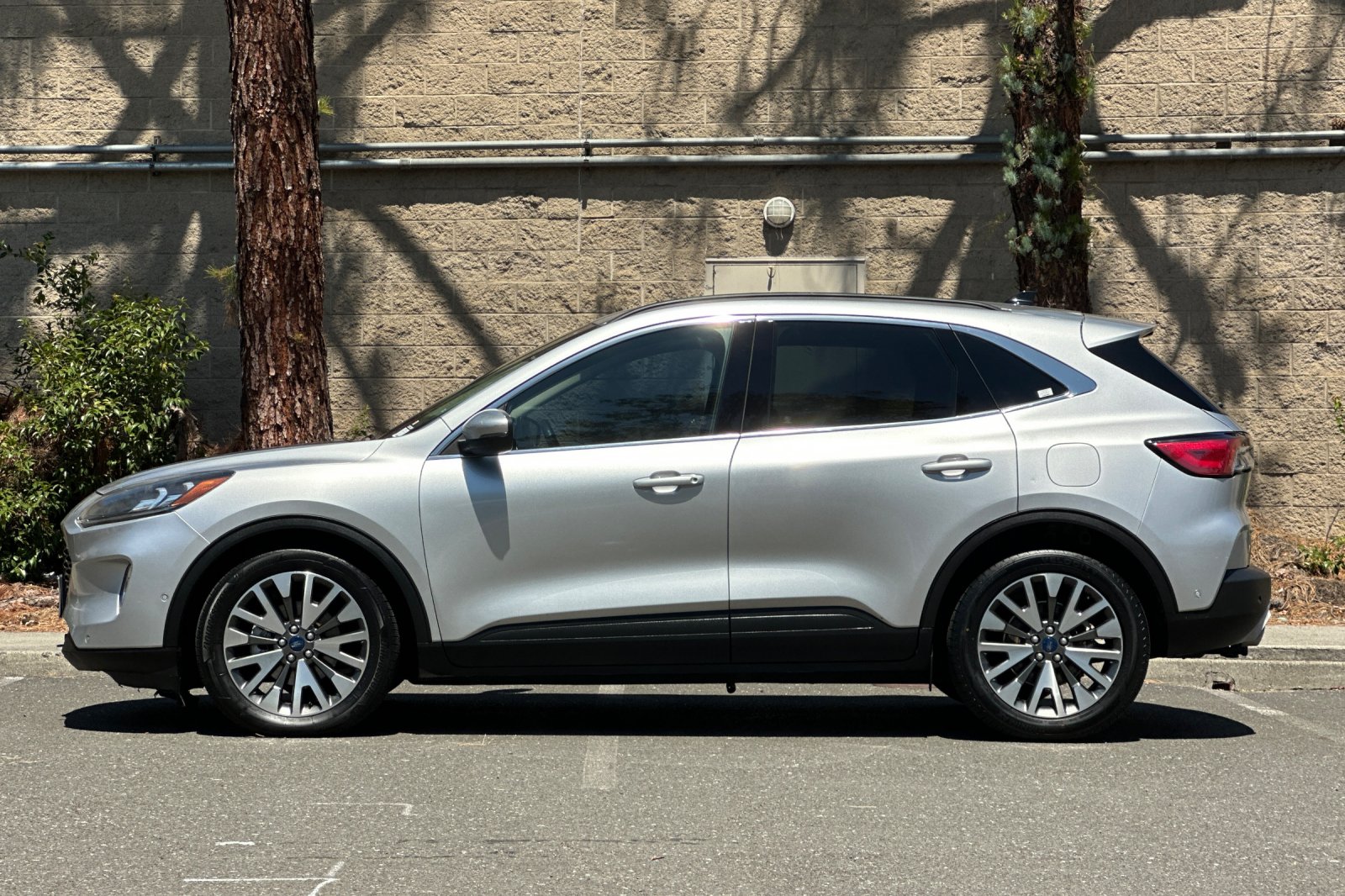 Used 2020 Silver Ford Titanium Hybrid image 6
