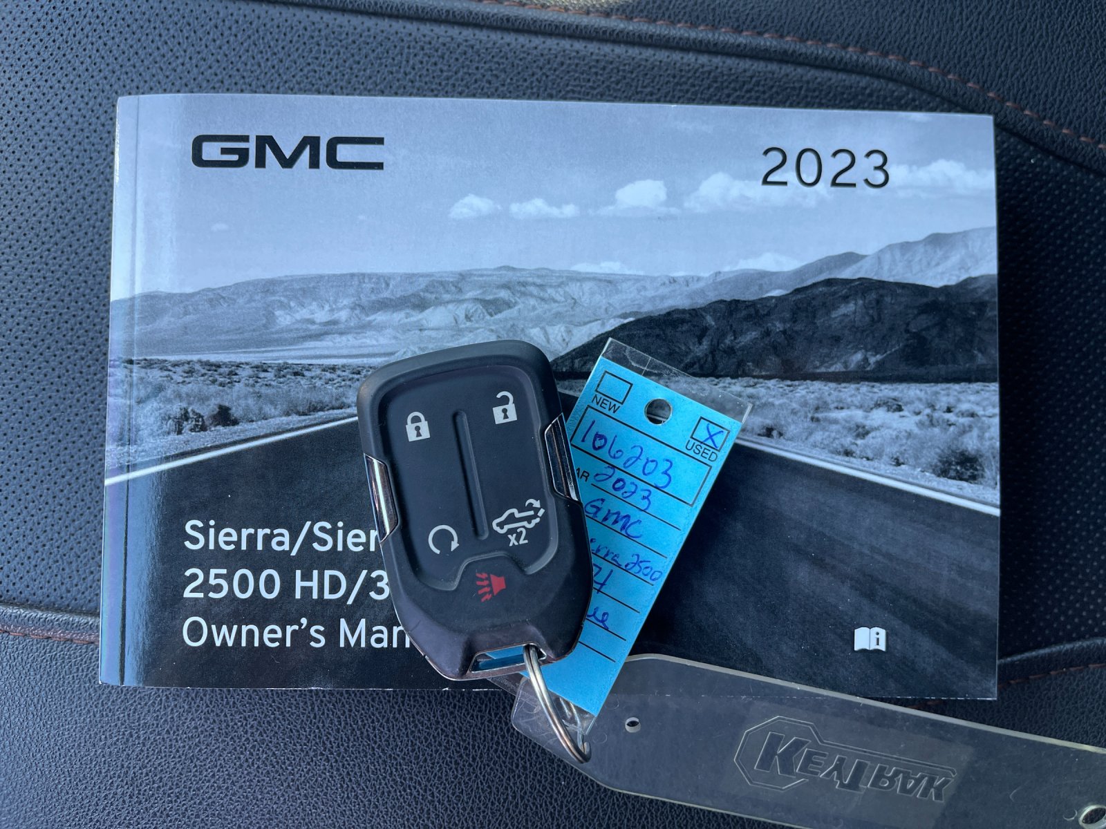 Used 2023 Blue GMC AT4 image 10