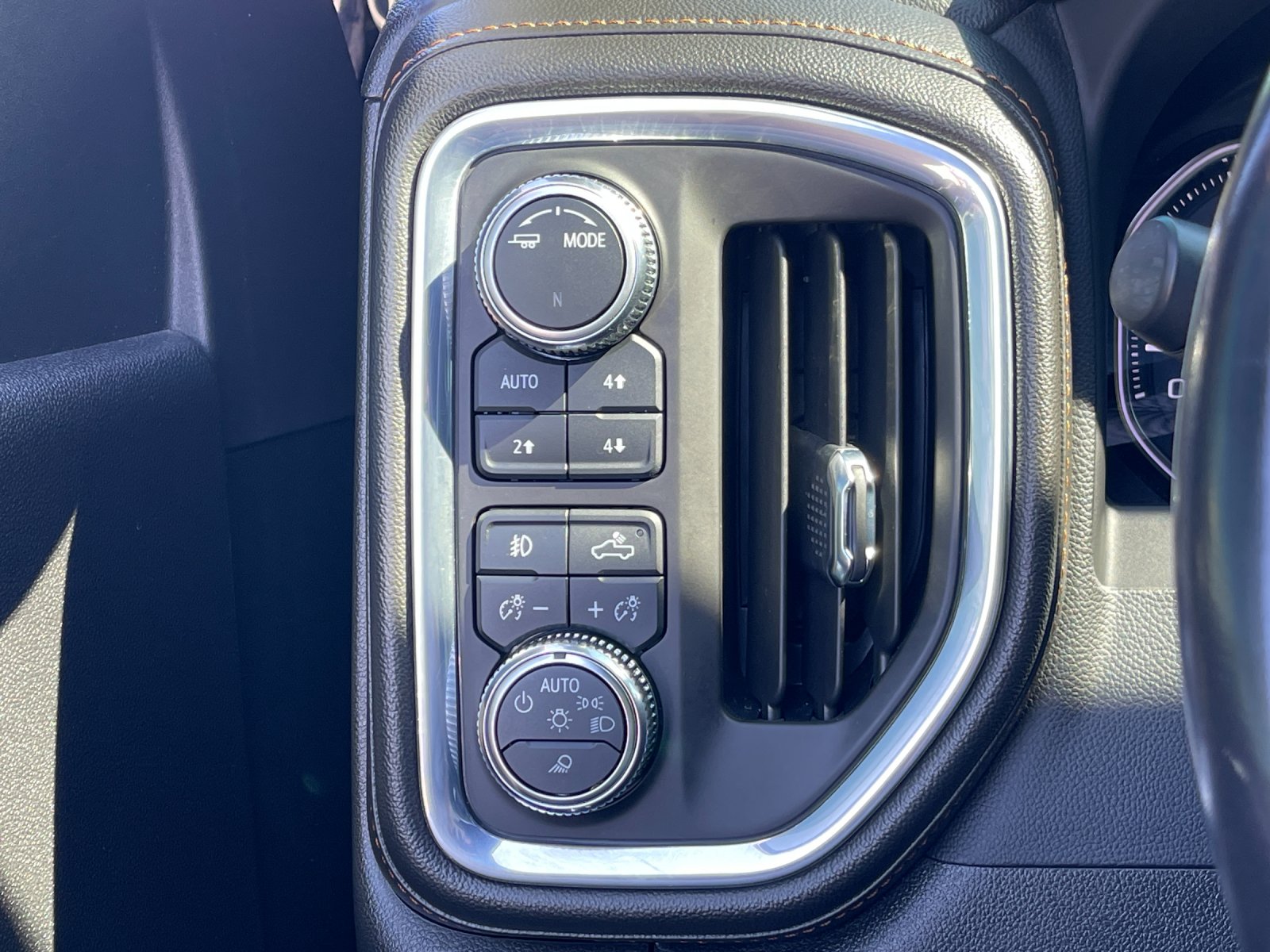 Used 2023 Blue GMC AT4 image 29