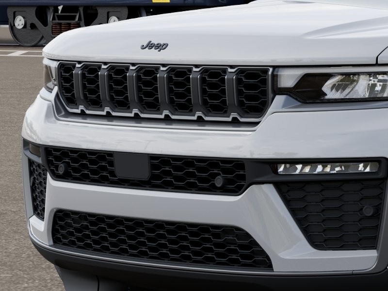 New 2026 Bright White Clear-Coat Exterior Paint Jeep Limited image 11