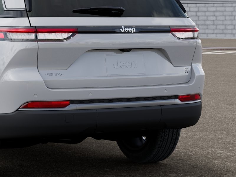 New 2026 Bright White Clear-Coat Exterior Paint Jeep Limited image 13