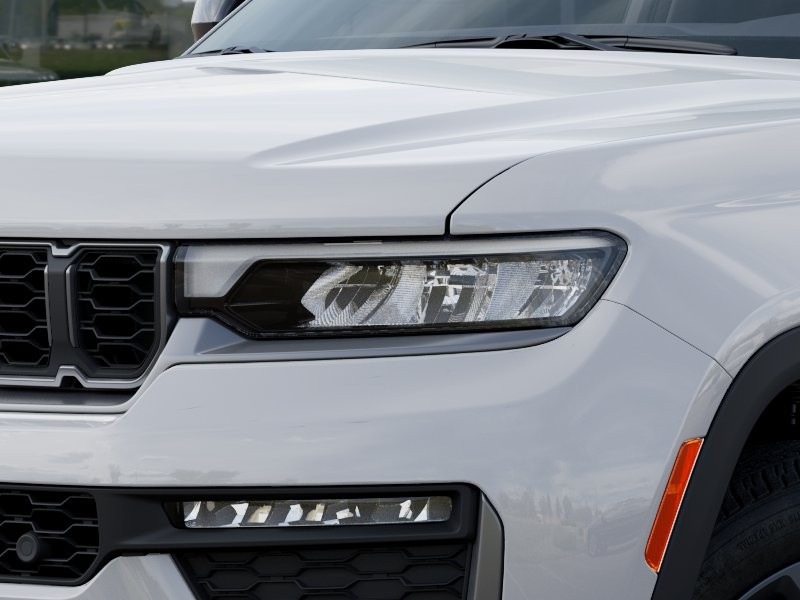 New 2026 Bright White Clear-Coat Exterior Paint Jeep Limited image 36