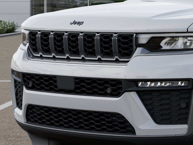 New 2026 Bright White Clear-Coat Exterior Paint Jeep Limited image 37