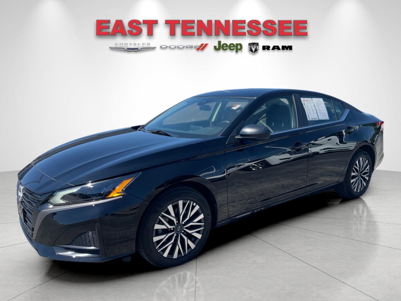 Used 2026 Black Nissan 2.5 SV image 7
