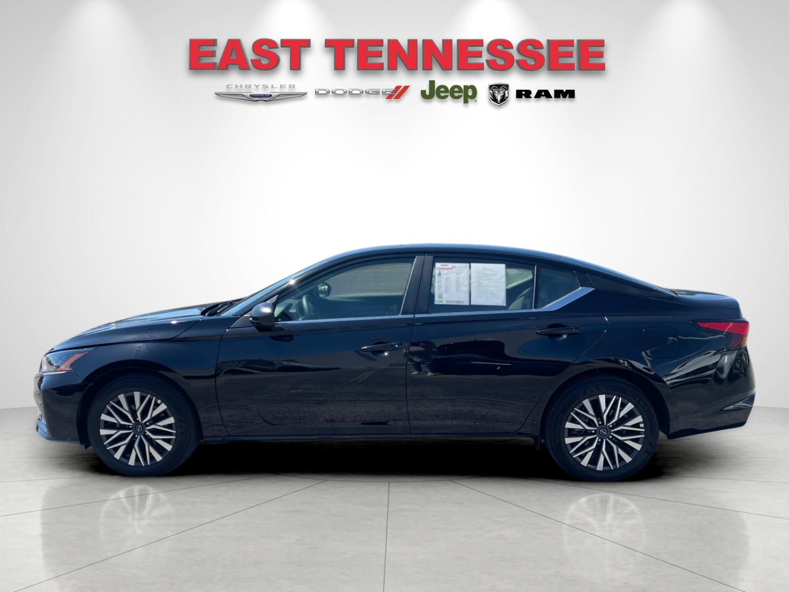 Used 2026 Black Nissan 2.5 SV image 6