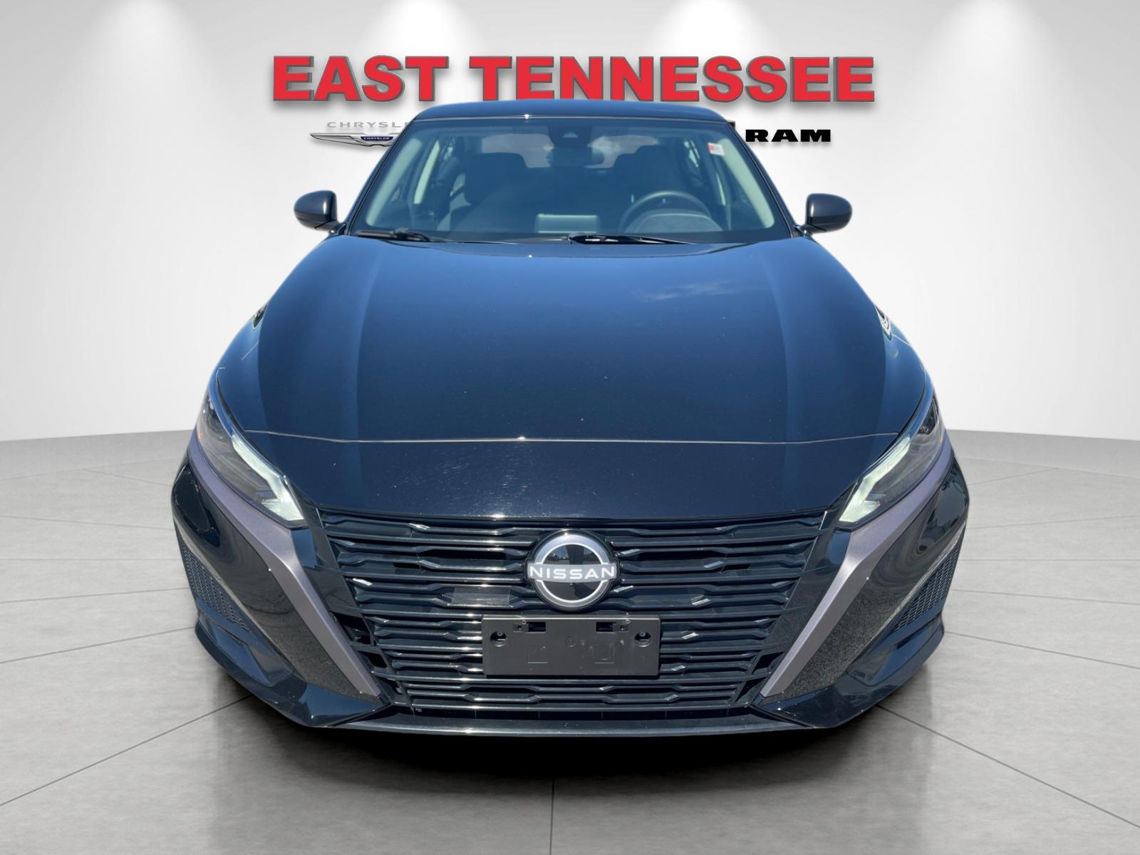 Used 2026 Black Nissan 2.5 SV image 9