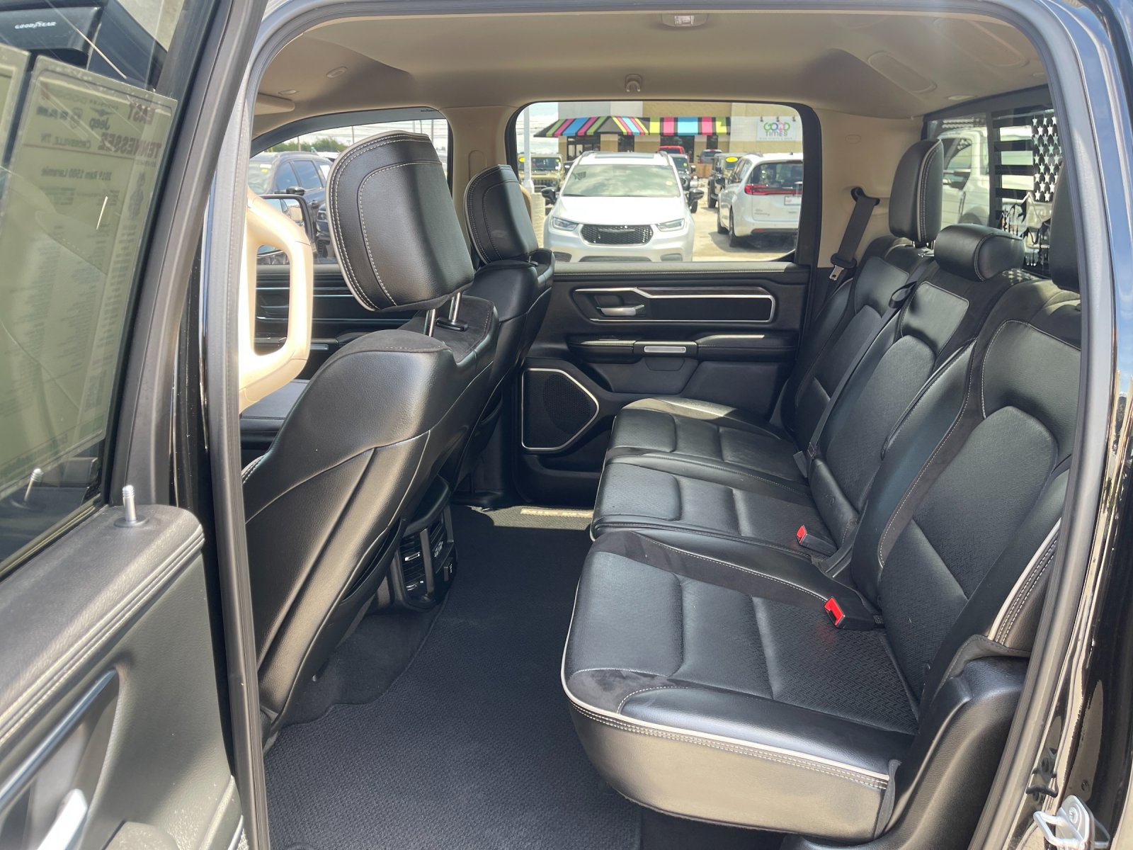 Used 2019 Black Ram Laramie image 14