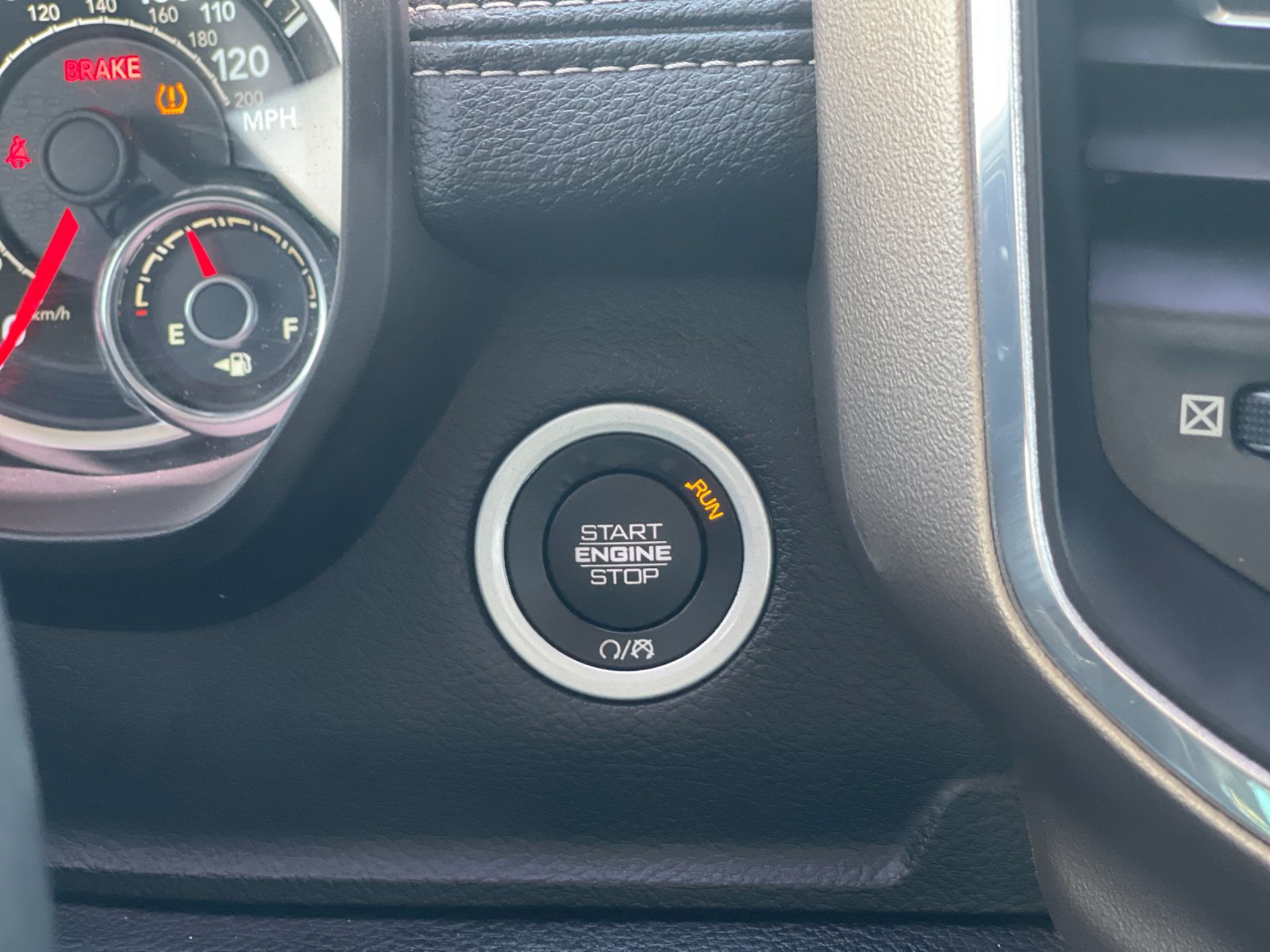 Used 2019 Black Ram Laramie image 22