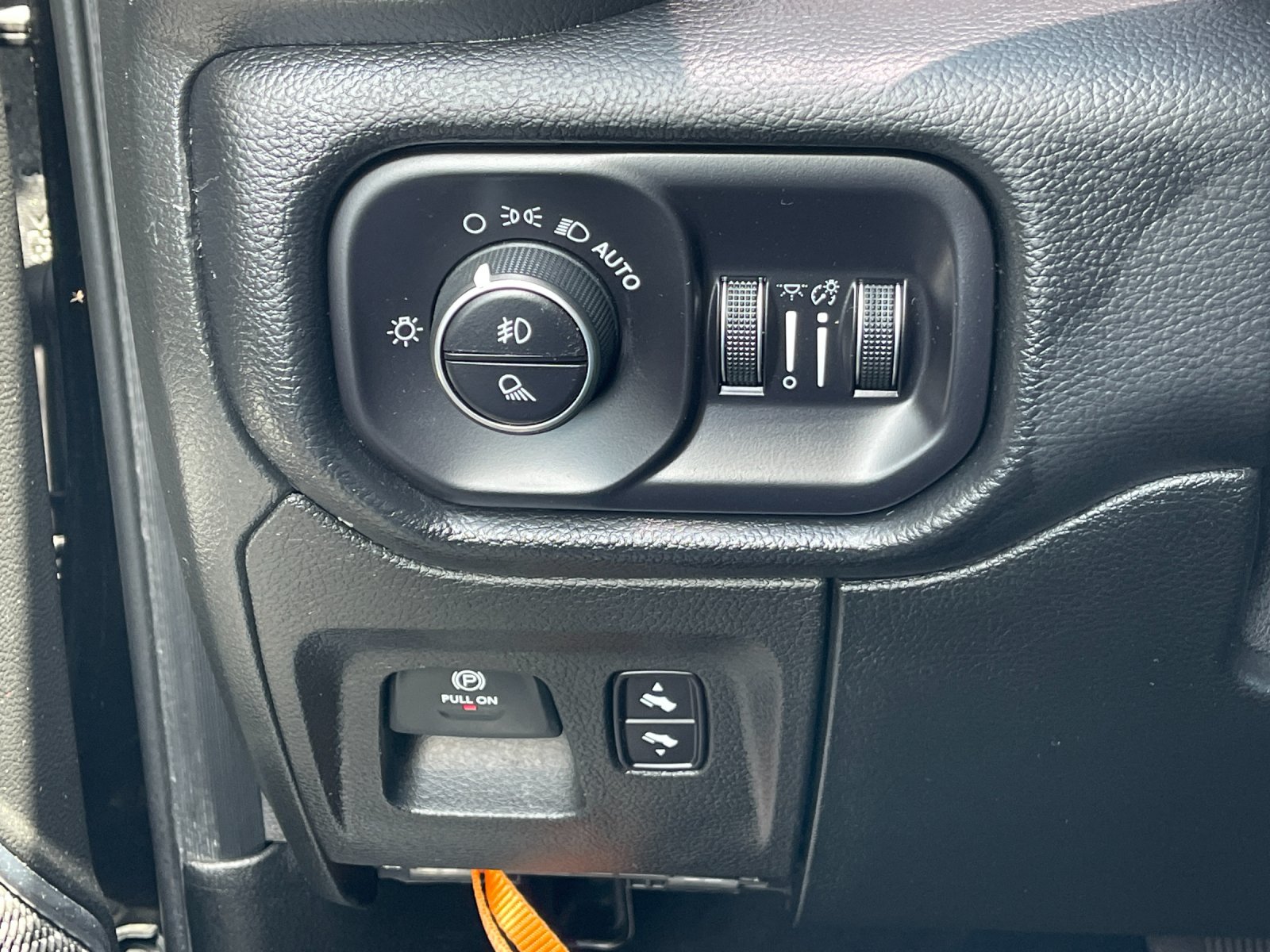 Used 2019 Black Ram Laramie image 28