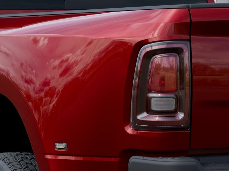 New 2026 Molten Red Pearl-Coat Exterior Paint RAM Tradesman image 9