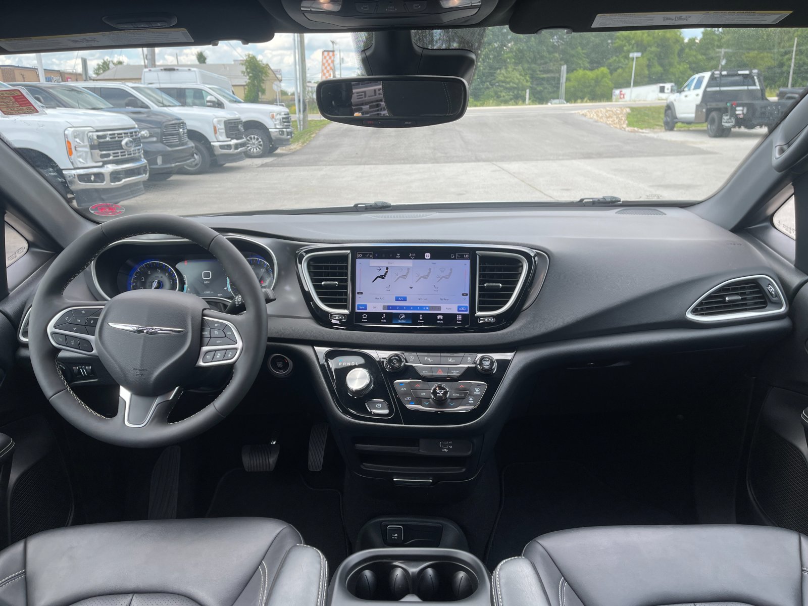 Used 2026 White Chrysler Select image 15