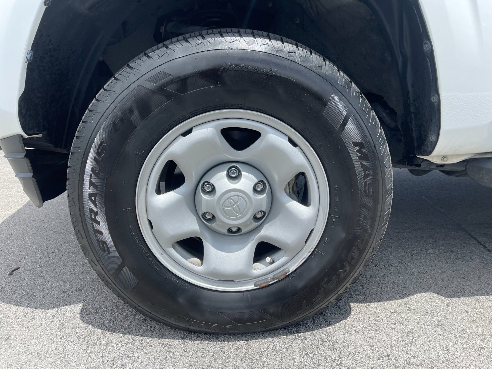 Used 2022 White Toyota SR image 32