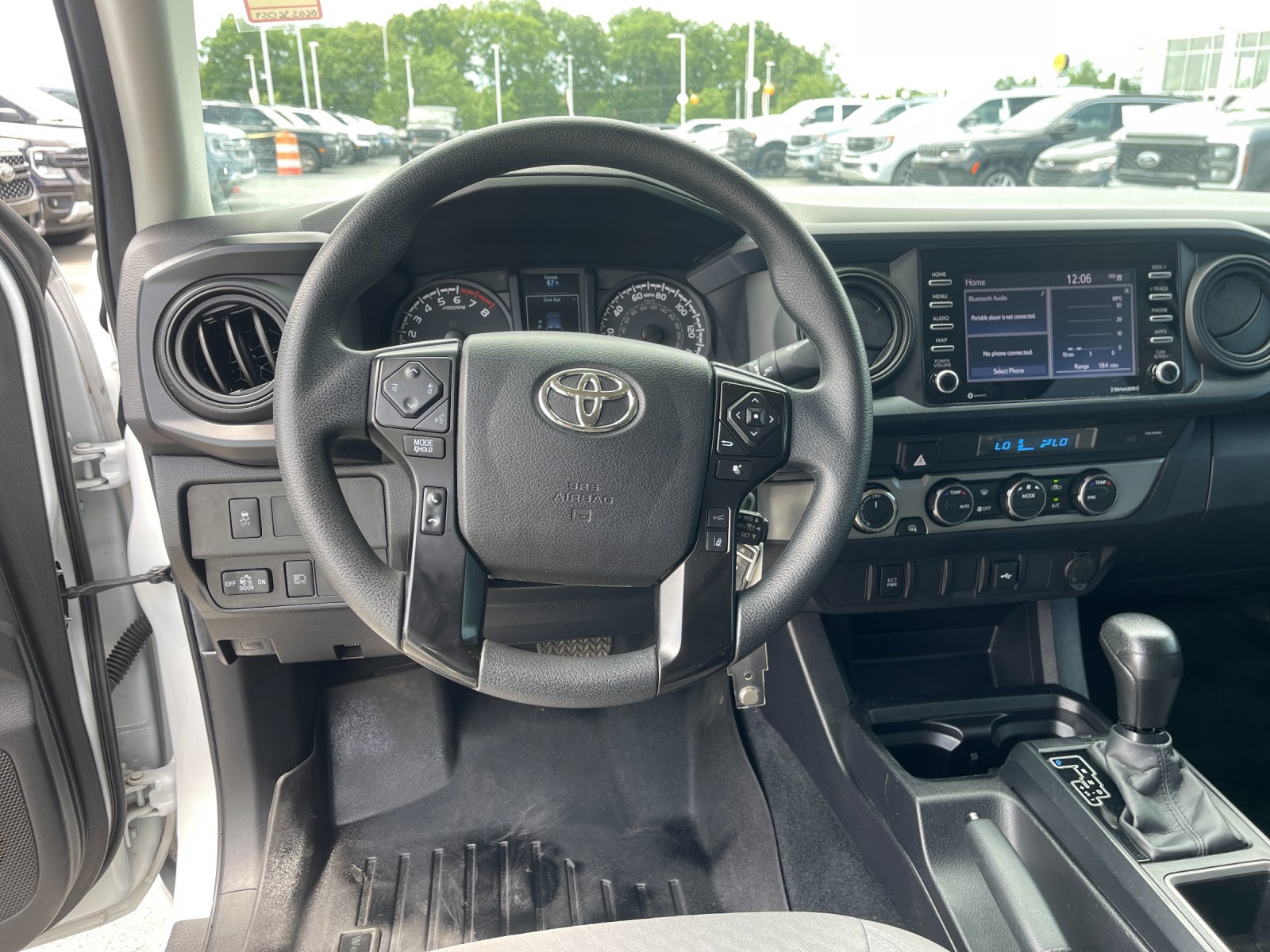 Used 2022 White Toyota SR image 17