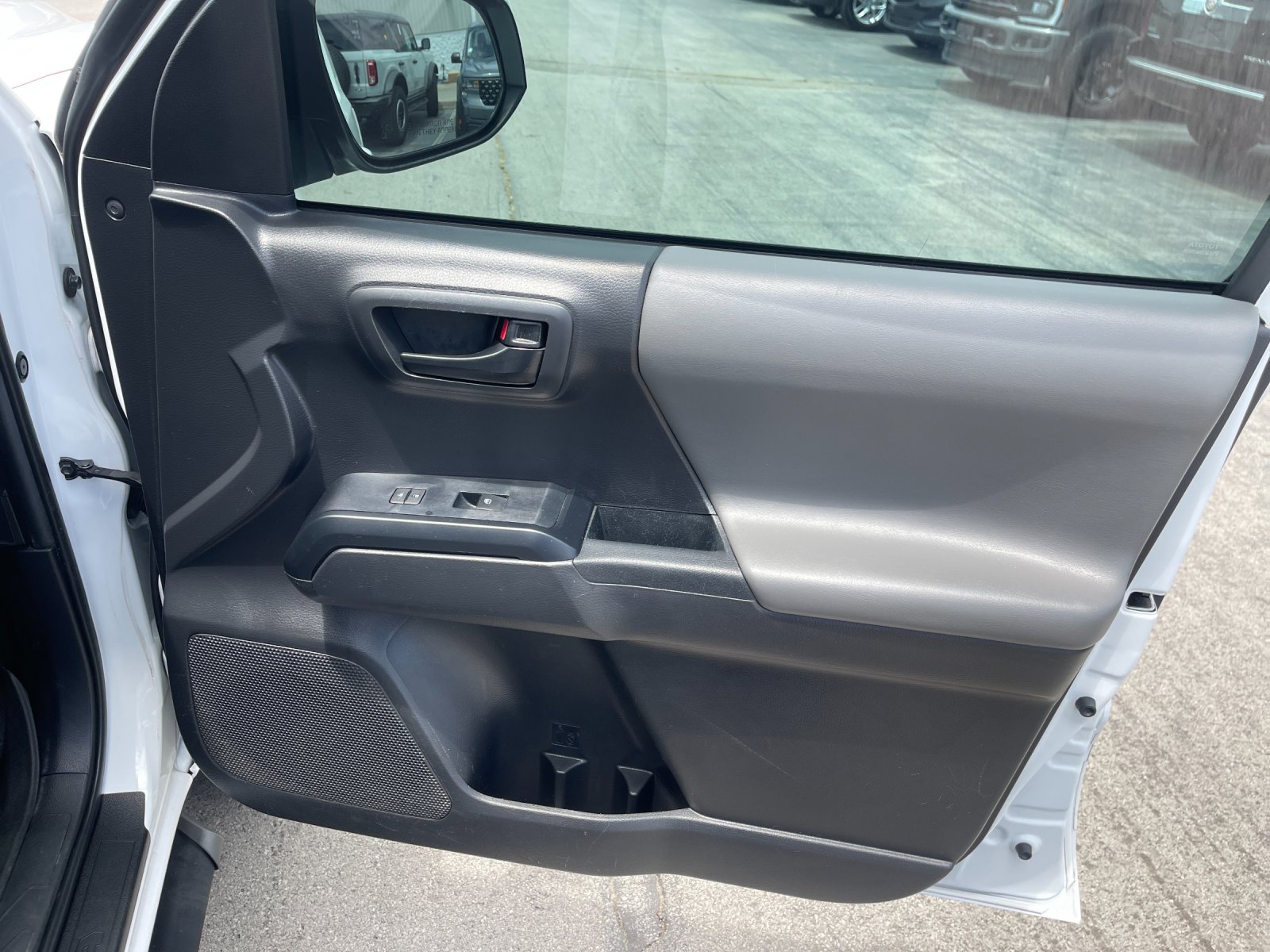 Used 2022 White Toyota SR image 20