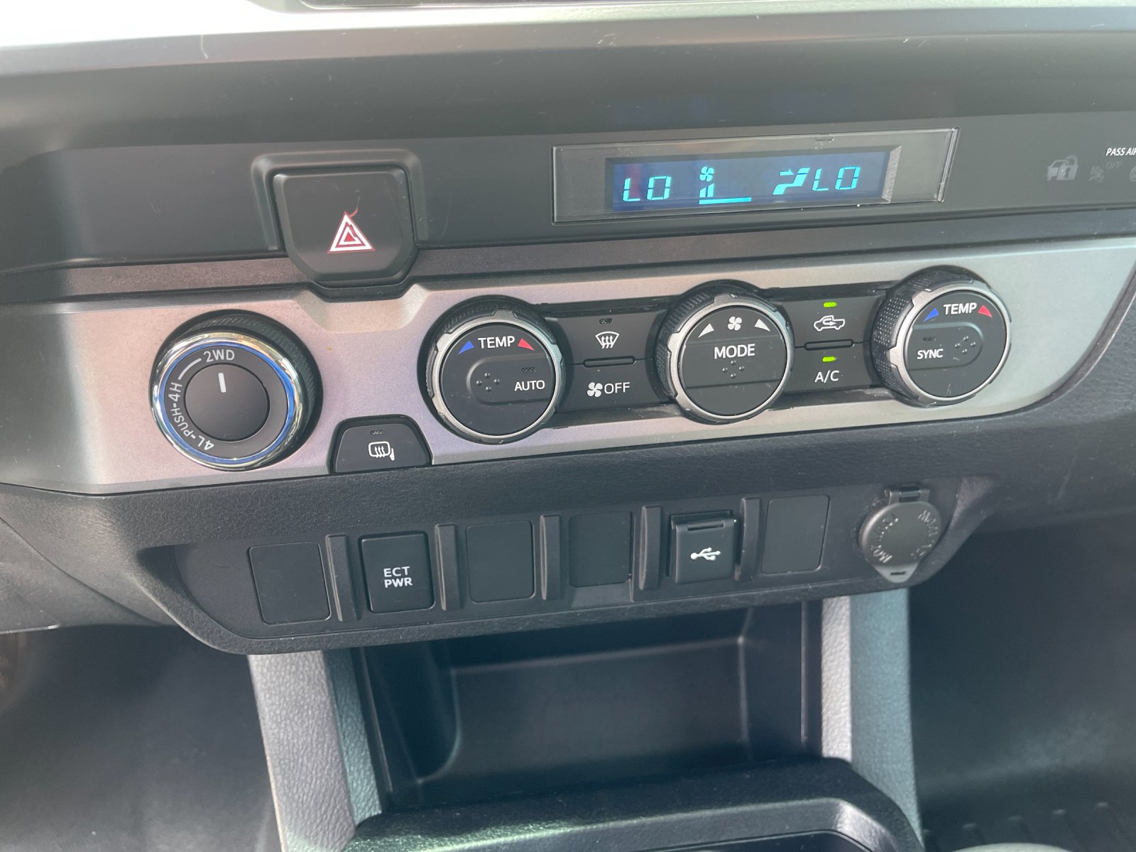 Used 2022 White Toyota SR image 23