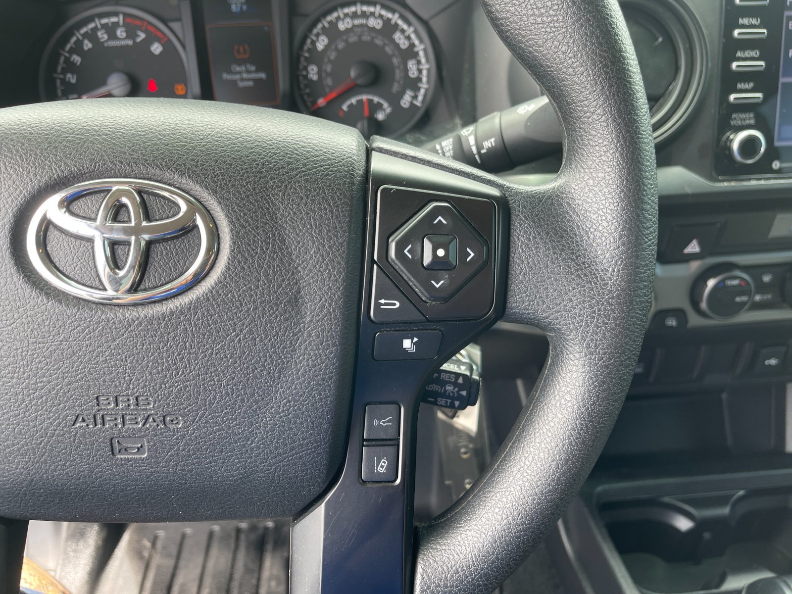Used 2022 White Toyota SR image 28