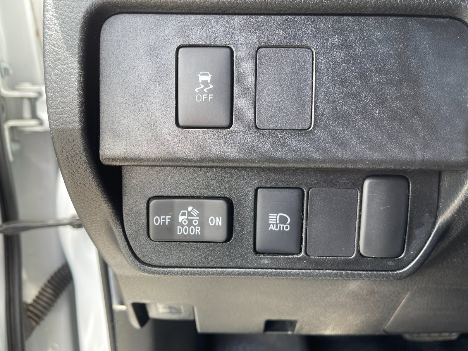 Used 2022 White Toyota SR image 31