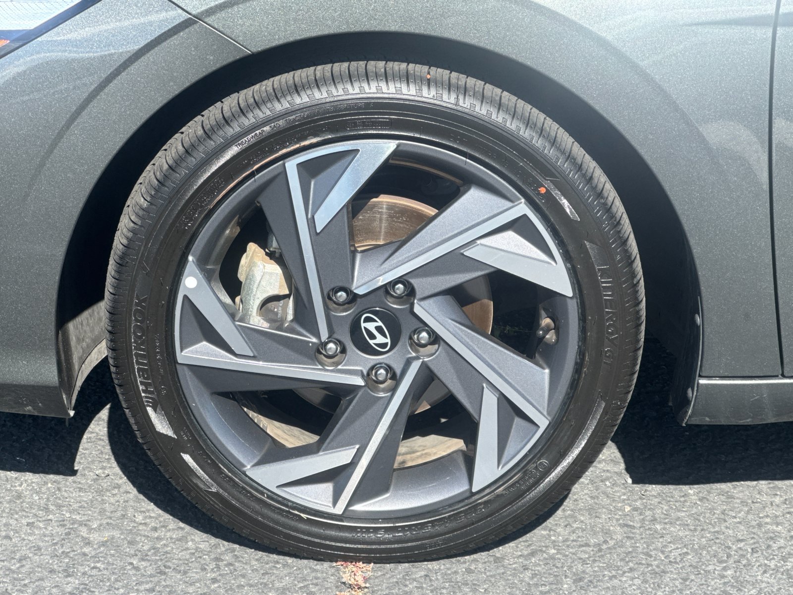 Used 2025 Gray Hyundai SEL Convenience image 23
