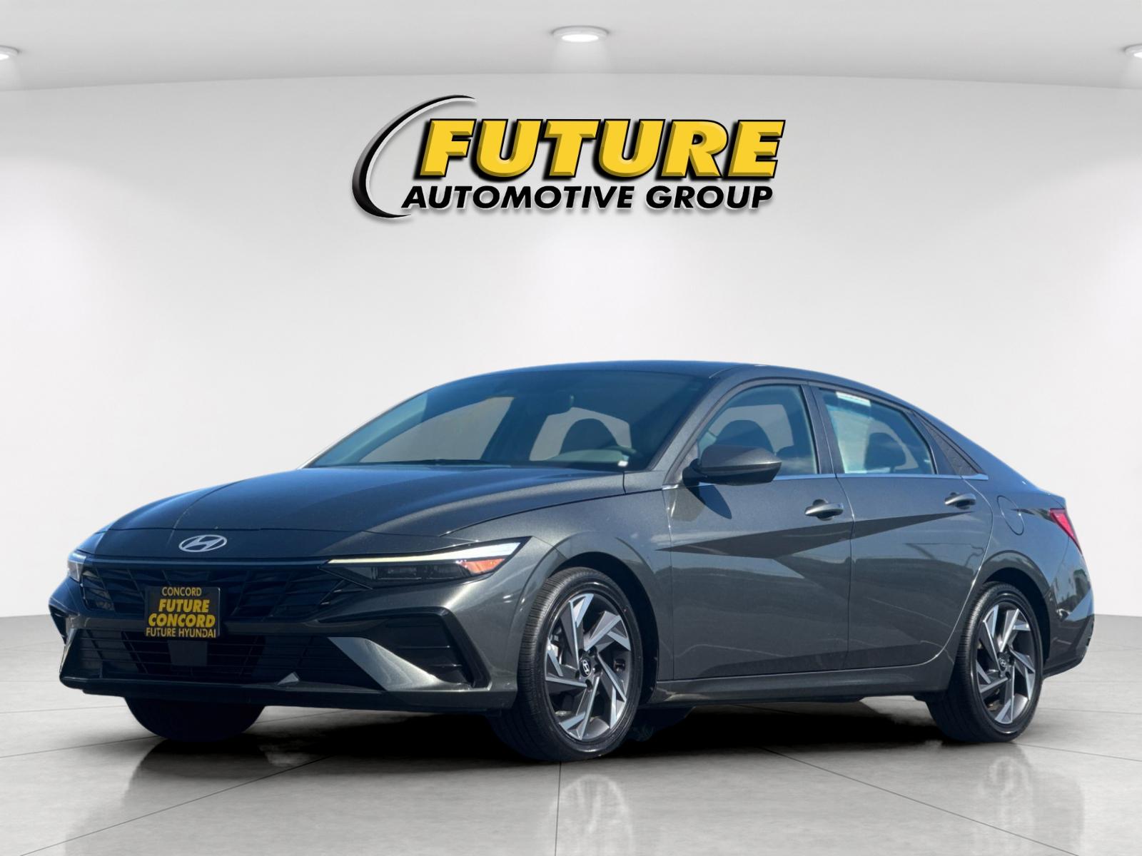 Used 2025 Gray Hyundai SEL Convenience image 7