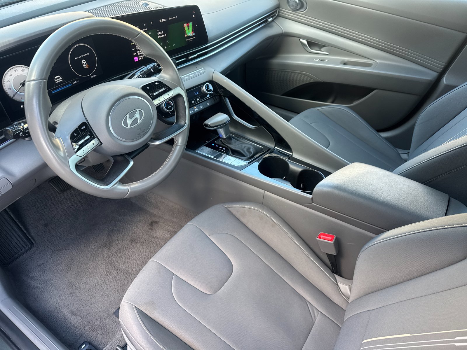 Used 2025 Gray Hyundai SEL Convenience image 9