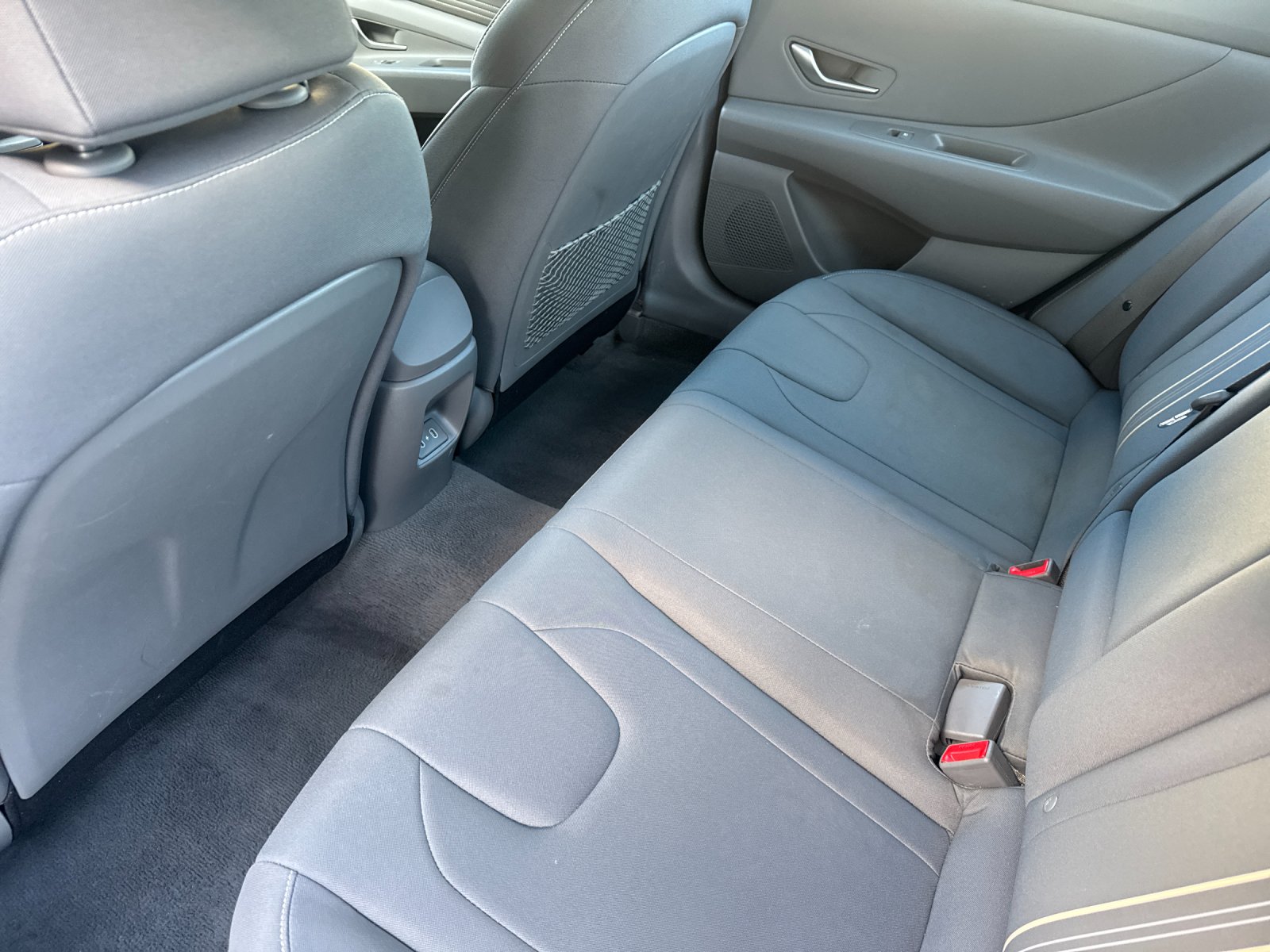 Used 2025 Gray Hyundai SEL Convenience image 11
